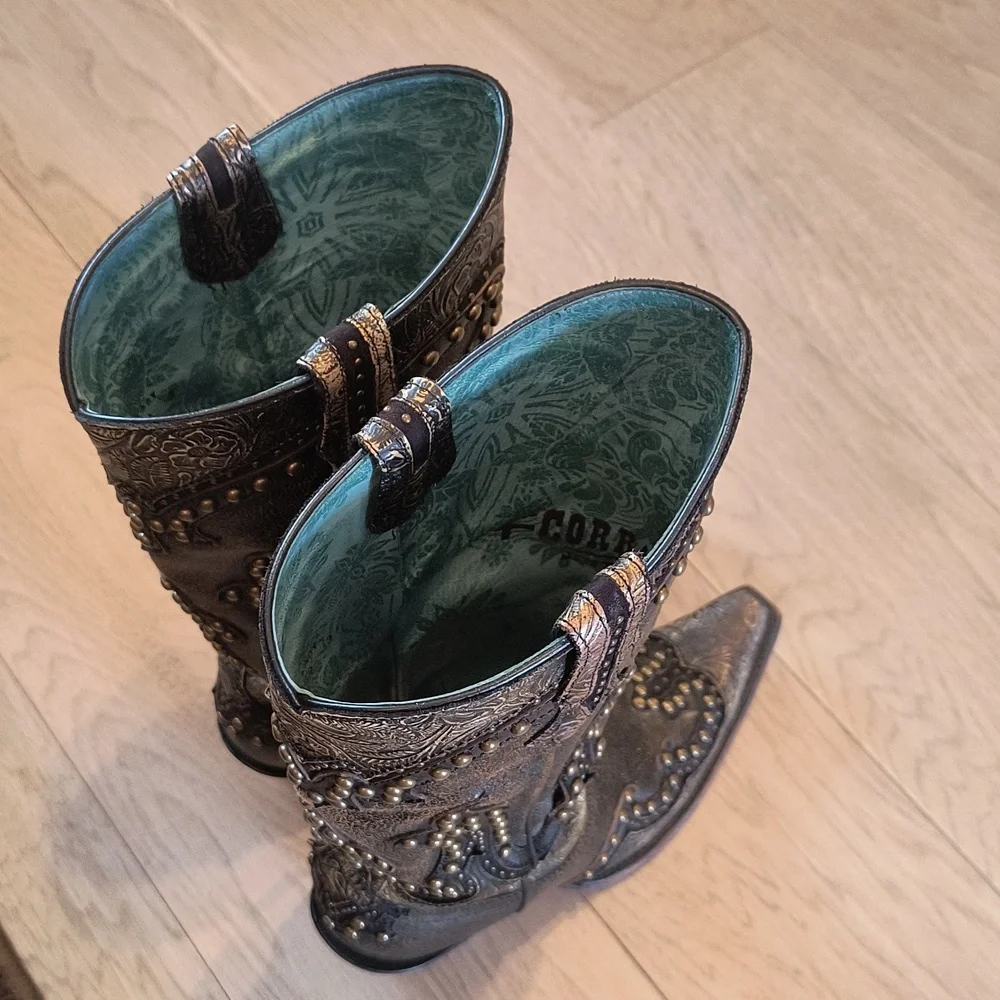 Corral Vintage Boots - Picture 8 of 14